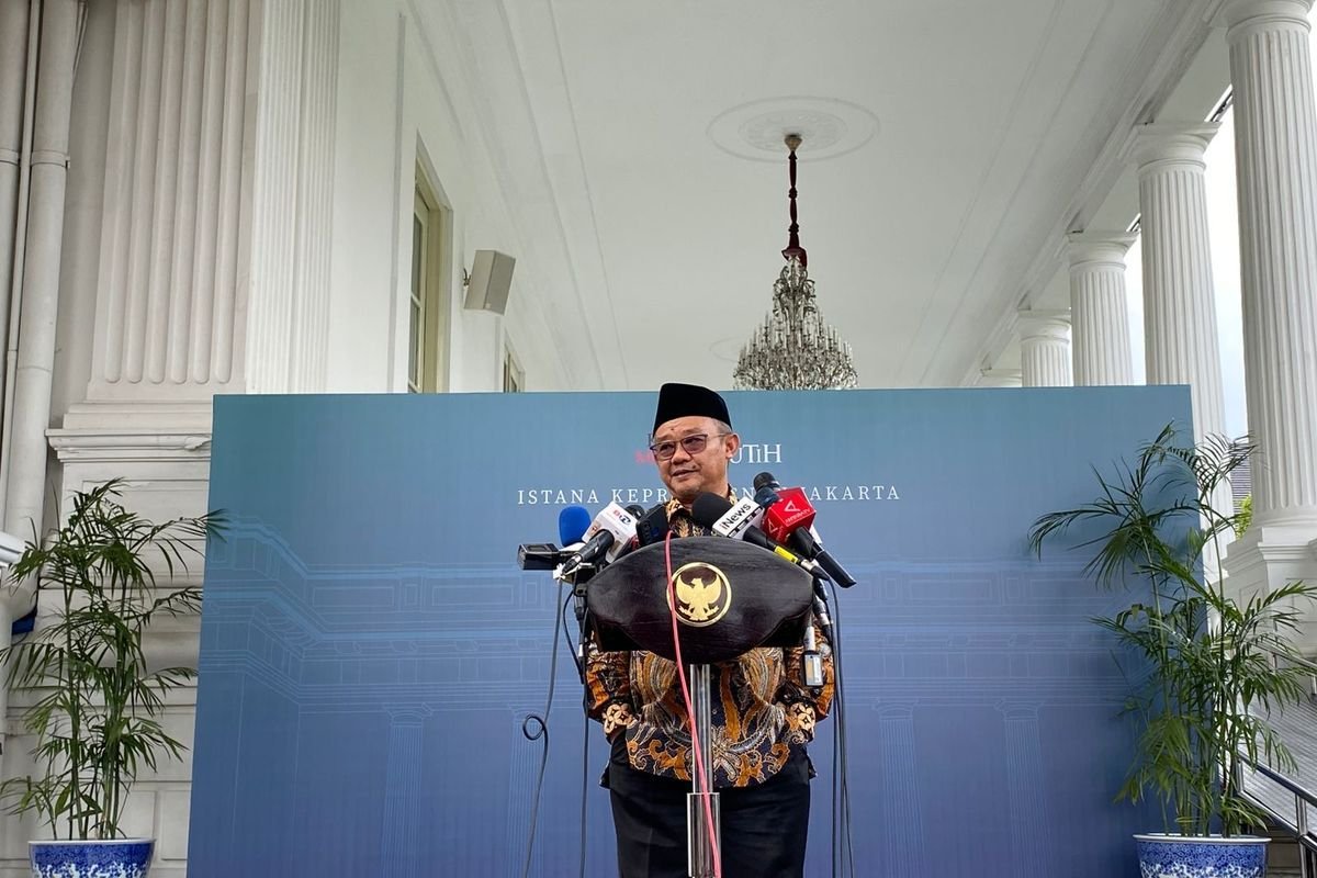 Menteri Pendidikan Dasar dan Menengah (Dikdasmen) Abdul Mu'ti di Kompleks Istana Kepresidenan Jakarta, Selasa (26/11/2024). (KOMPAS.com/FIKA NURUL ULYA)