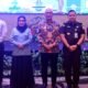 Foto bersama para narasumber dengan Pj. Gubernur Gorontalo, Rudy Salahuddin (tengah), pada Rakorwasda di Hotel Aston, Kota Gorontalo, Selasa (12/11/2024). (Foto : Haris)