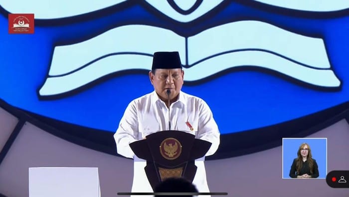 Prabowo saat memberikan sambutan di puncak Hari Guru Nasional 2024. (YouTube Kemendikdasmen)