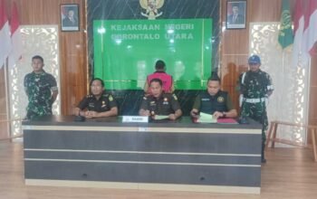 Kejaksaan Negeri Gorontalo Utara Gelar Konferensi Pers Terkait Penetapan Tersangka Korupsi Puskesmas Kwandang, Selasa (24-12). (Foto: Indra Rohandi/Defitif)