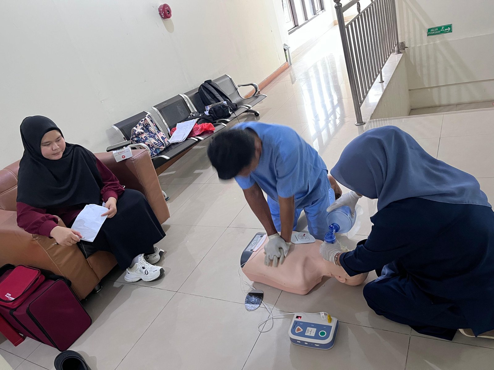 Peserta Pelatihan ACLS di RSUD ZUS Gelar Praktik Penanganan Darurat. (Foto: Dok. Ist.)