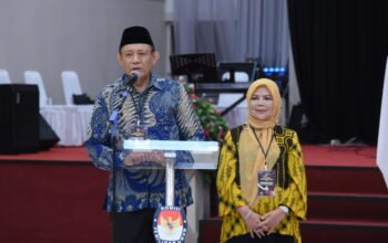 Pasangan calon Gusnar Ismail dan Idah Syahidah. (Foto: Fadhly)