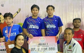 Penyerahan hadiah kepada pemenang (Foto: Ist)