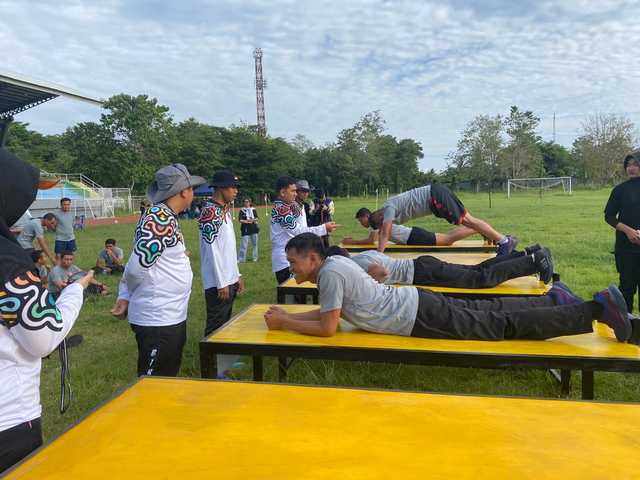 Pastikan Seleksi Transparan, Wakapolda Gorontalo Tinjau Tes Kesamaptaan. (Foto: Humas Polda Gorontalo)