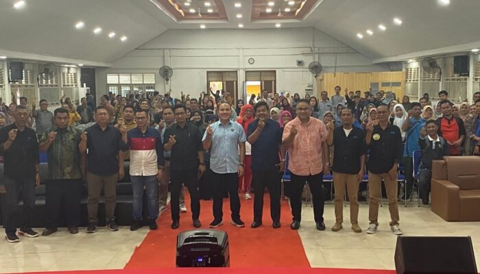 Teguh Santosa Apresiasi Pelajar Batam Terbitkan 4 Karya Nasional