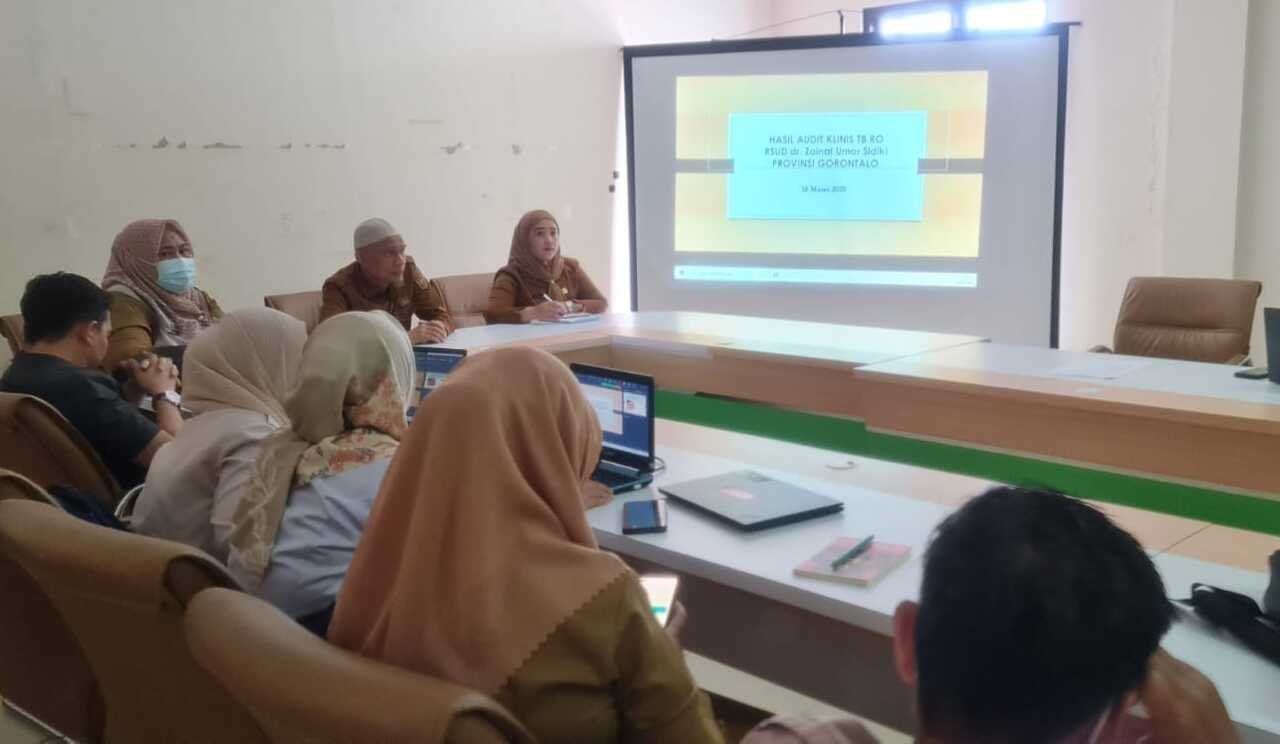 RSUD dr. Zainal Umar Sidiki Gelar Audit Klinis Layanan TB-RO/TB-MDR, Bahas Peningkatan Pelayanan dan Edukasi Masyarakat. (Foto: Dok RSUD. ZUS)