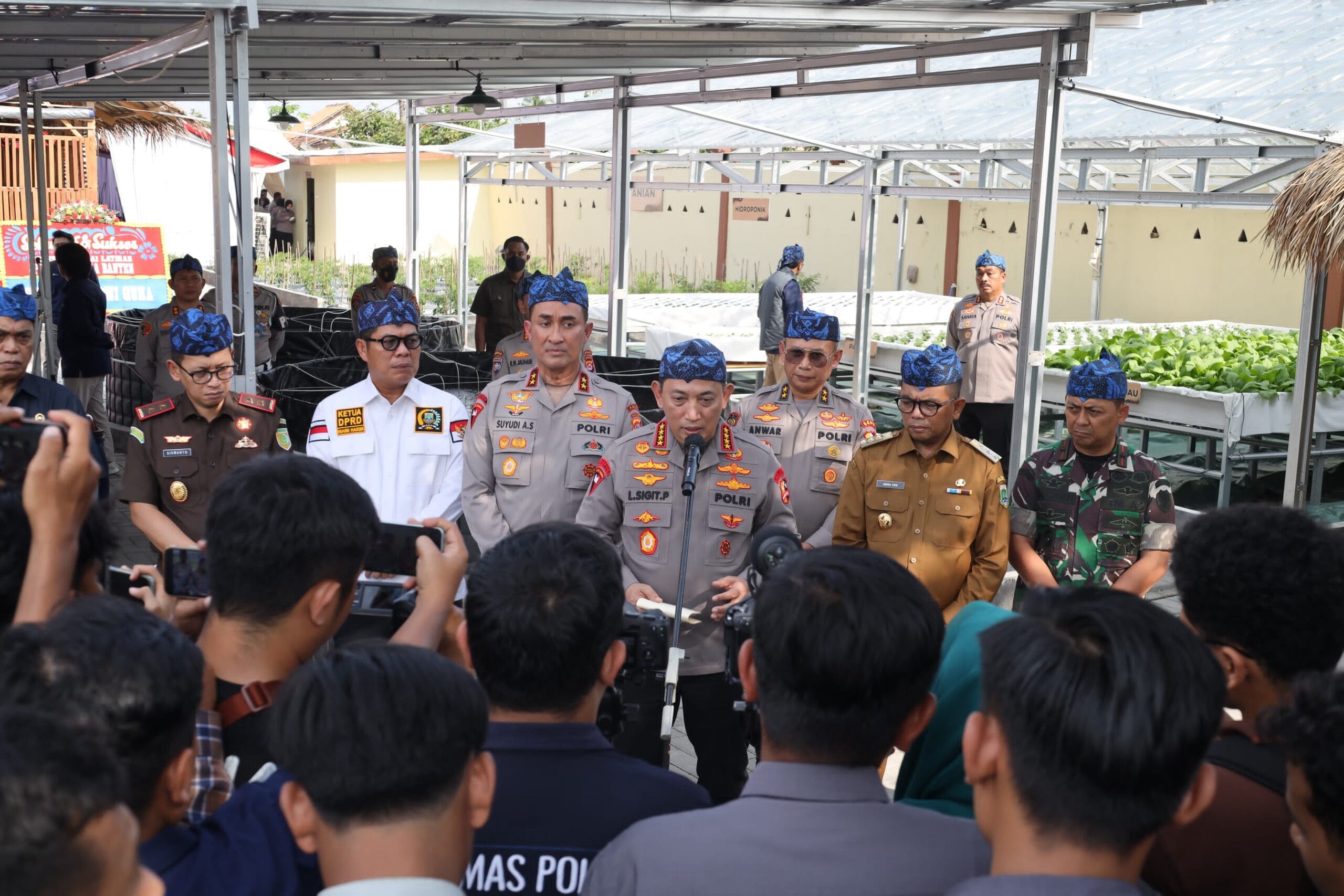 Tragedi Way Kanan, Kapolri dan Panglima TNI Berjanji Usut Tuntas Penembakan 3 Polisi. (Foto: Humas Polri)