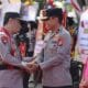 Jajar Penghormatan dan Tradisi Pedang Pora Sambut Kedatangan Irjen Pol. Drs. R. Eko Wahyu Prasetyo di Mapolda Gorontalo. (Foto: Humas Polda Gorontalo)