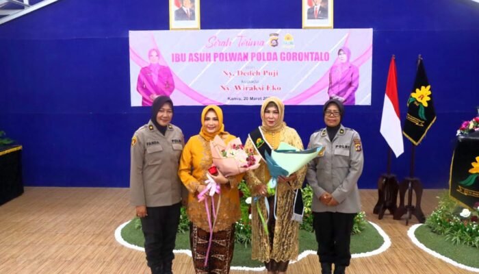 Resmi, Ny. Wiraksi Eko Jadi Ibu Asuh Polwan Polda Gorontalo