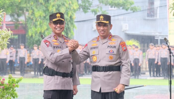 Pelepasan Kapolda Lama, Penyambutan Kapolda Baru: Polda Gorontalo Gelar Upacara Adat