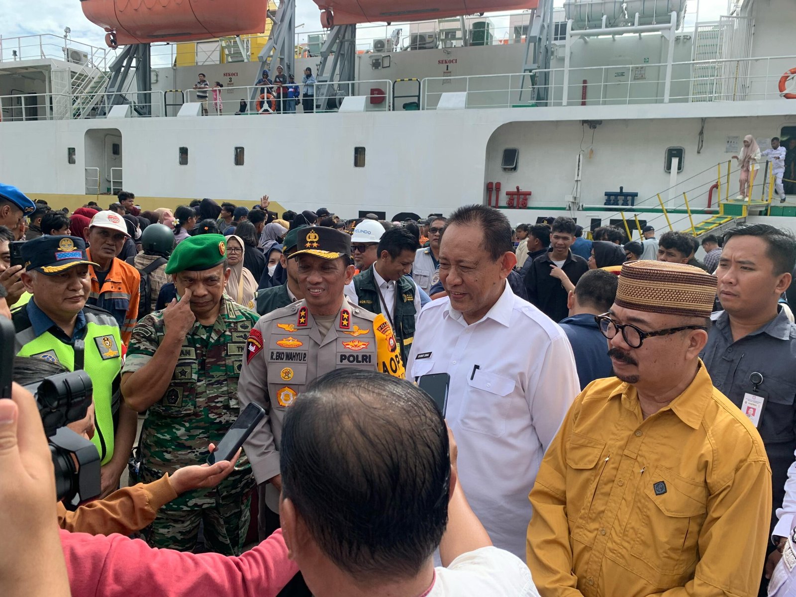 Operasi Ketupat Otanaha 2025: Polda Gorontalo Perketat Pengamanan di Pelabuhan. (Foto: Humas Polda Gorontalo)