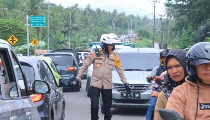 Karo Ops Polda Gorontalo Cek Pos Ketupat dan Arus Lalu Lintas
