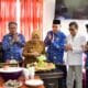 Pj. Bupati Gorontalo Utara Potong Tumpeng HUT ke-11 RSUD dr. Zainal Umar Sidiki. (Foto: RSUD ZUS)