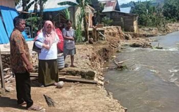 Warga Terdampak Banjir, DPRD Gorut Minta BPBD dan PUPR Bergerak Cepat. (Foto: Gotimes)