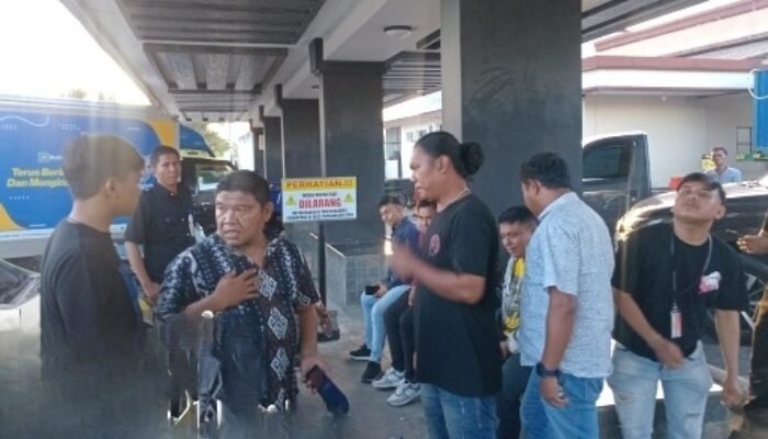 Tarik Mobil Paksa, 7 Debt Collector Diamankan