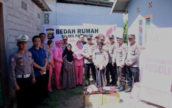 Bedah Rumah, Polres Pohuwato Bantu Warga Tak Mampu Sambut Hari Bhayangkara ke-79. (Foto: Humas Polres Pohuwato)