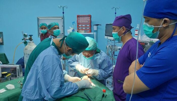 Operasi Bibir Sumbing Gratis bagi Anak Meriahkan Hari Bhayangkara ke-79 oleh Polda Gorontalo