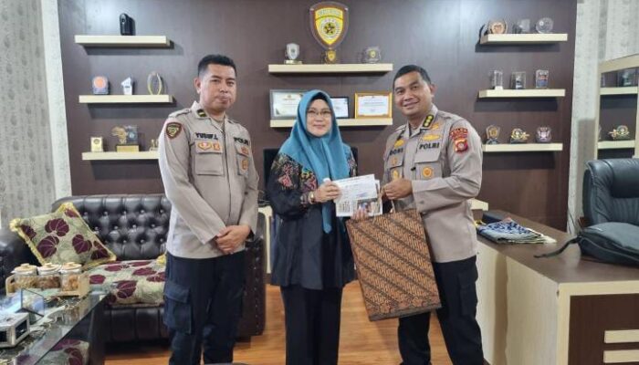 Peringati HUT Bhayangkara, Kapolda Bagikan Tiket Umroh Gratis