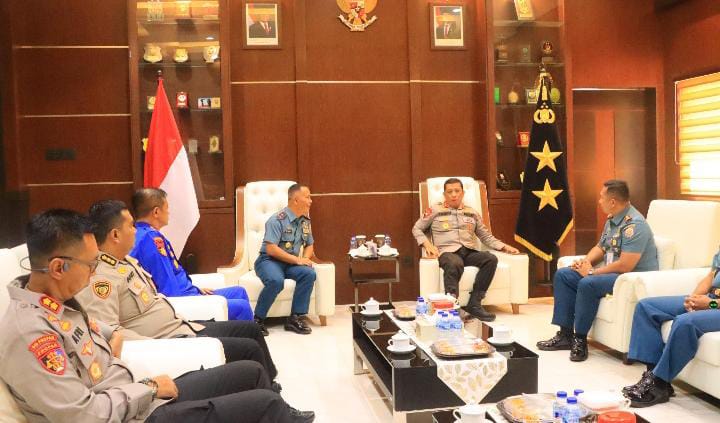 Perkuat Sinergi, Kapolda Gorontalo Terima Kunjungan Kehormatan Danlantamal VIII. (Foto: Humas Polda Gorontalo)