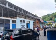 Salah satu bagian gedung Perumda Air Minum Ake'u Banua yang tengah direnovasi. (Foto: AM. Budiman)