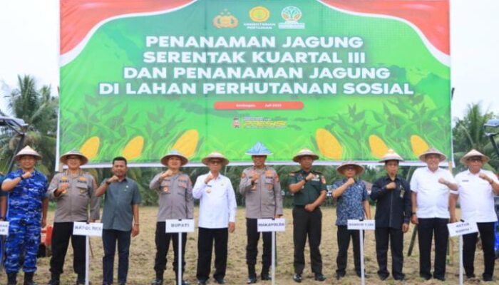 Dukung Ketahanan Pangan, Wakapolda Gorontalo Ikut Tanam Jagung Serentak