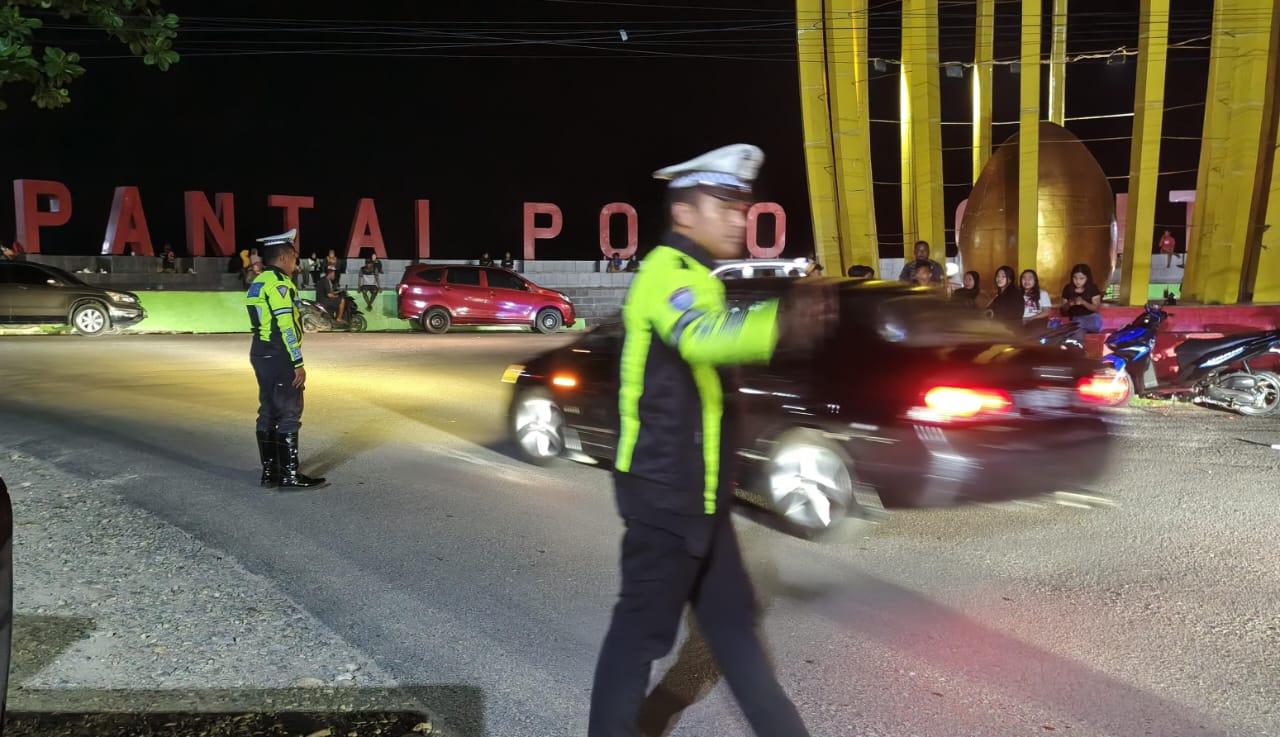 Satlantas Polres Pohuwato Gelar Patroli dan Pengaturan Lalu Lintas Malam Hari. (Foto: Humas Polres Pohuwato)