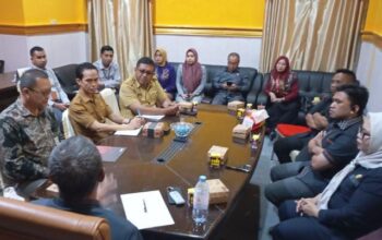 rapat dalam rapat bersama badan anggaran DPRD Gorontalo Utara, Tim Anggaran Pemerintah Daerah (TAPD) dan Bank SuluGo (BSG). (Foto: GoTimes)