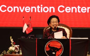 Ketua Umum PDI-P Megawati Soekarnoputri saat berpidato dalam acaraBimbingan Teknis (Bimtek) Anggota DPR-DPRD Fraksi PDI-P se-Indonesia di Bali Beach Convention Center, Rabu (30/7/2025).(Dokumentasi Humas PDI-P.)