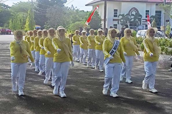 PKK Desa Posso Ikut Meriahkan Lomba Gerak Jalan Tingkat Kabupaten Gorontalo Utara 2025. (Foto: GoTimes/Febri)