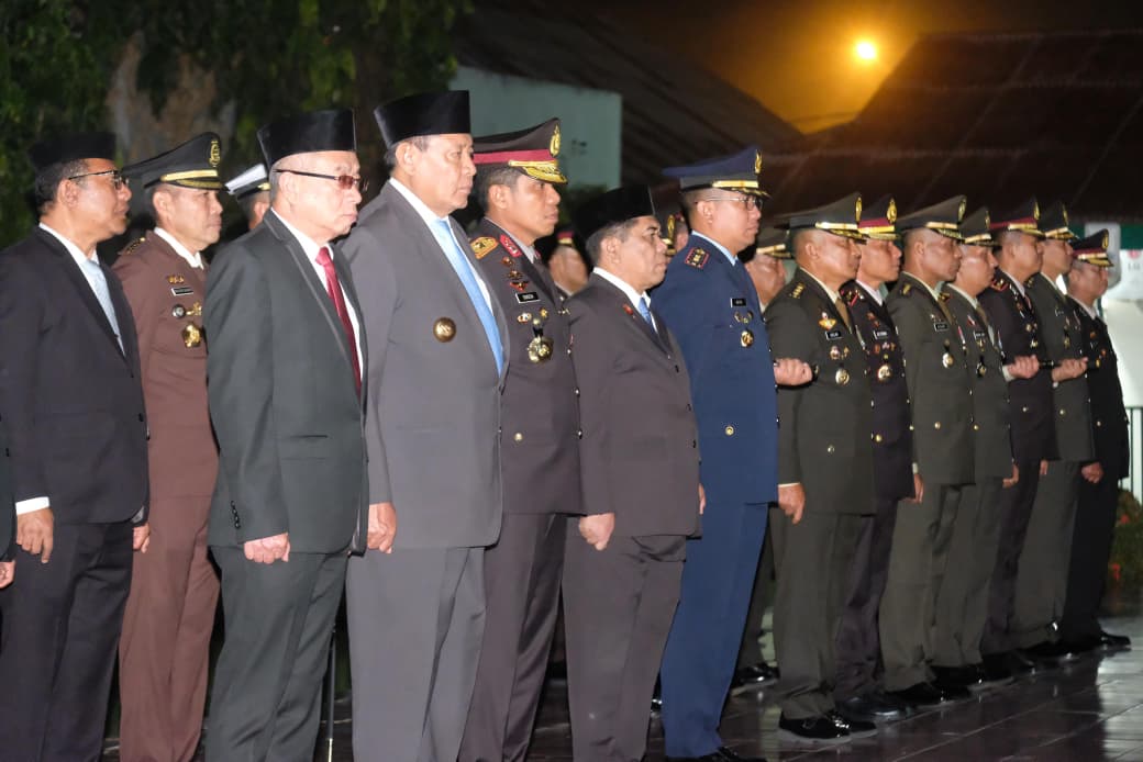 Renungan Suci HUT RI ke-80, Wakapolda Gorontalo Hadiri Apel Bersama Forkopimda. (Foto: Humas Polda Gorontalo)
