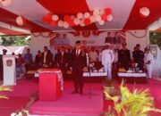 Camat Anggrek Pimpin Upacara HUT RI ke-80 di Lapangan Desa Tolongio. (Foto: GoTimes/Febri)