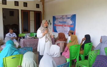 Fitri Husain saat memberikan materi dalam kegiatan pelatihan. (Foto: GoTimes/Febri)