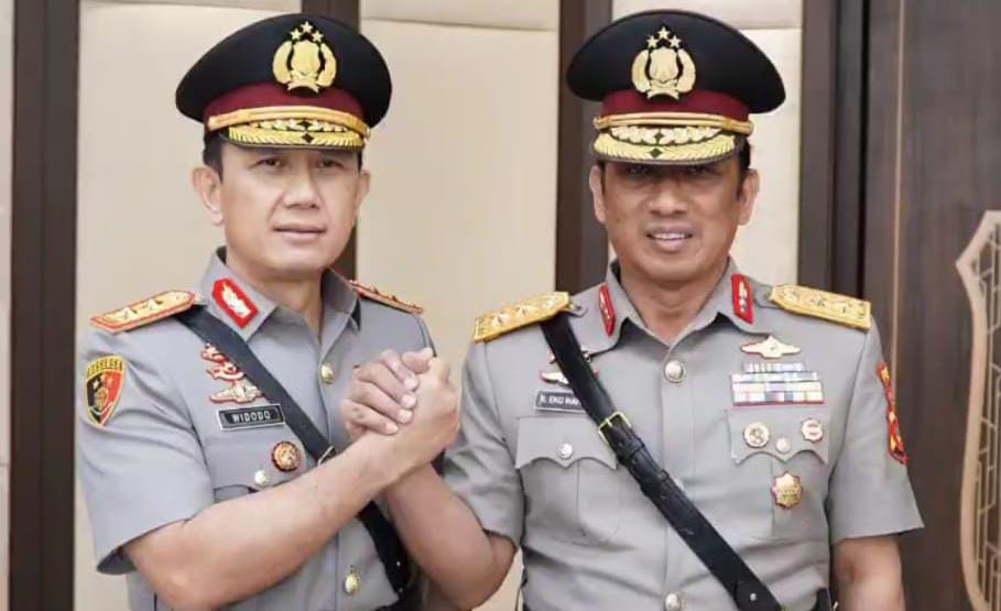 Tongkat Komando Kapolda Gorontalo Resmi Beralih ke Irjen Pol. Widodo. (Foto: Humas Polda Gorontalo)