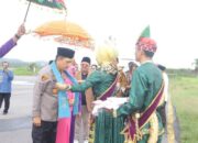 Tradisi Mopotilolo, Tanda Kehormatan Bagi Kapolda Gorontalo yang Baru