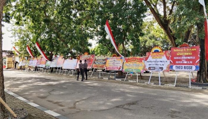 Mapolda Gorontalo Dipenuhi Papan Bunga Sambut Irjen Pol. Widodo