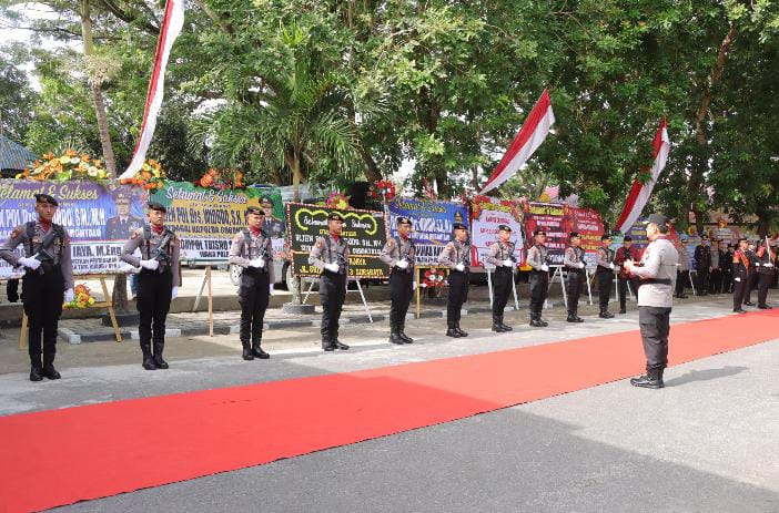 Jajar Kehormatan Sambut Awal Tugas Kapolda Gorontalo Irjen Pol. Widodo. (Foto: Humas Polda Gorontalo)