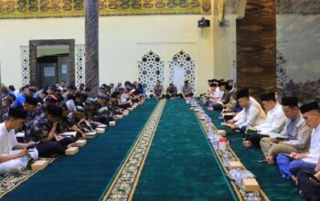 Kebersamaan Kapolda Gorontalo dan Anak Yatim Warnai Awal Tugas (Foto: Humas Polda Gorontalo)