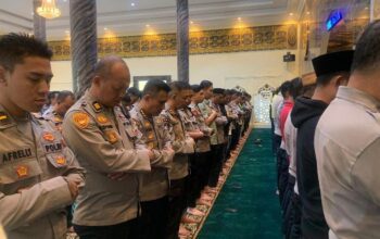 Polda Gorontalo Gelar Shalat Ghaib dan Bakti Sosial. (Foto: Humas Polda Gorontalo)