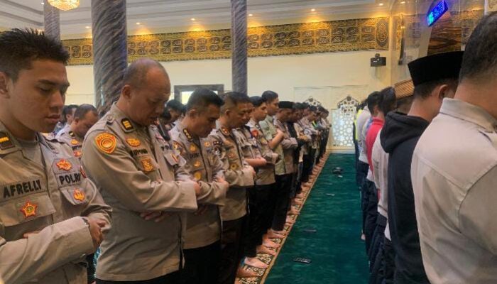Polda Gorontalo Gelar Shalat Ghaib dan Bakti Sosial