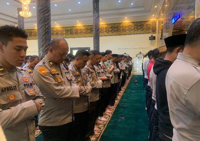 Polda Gorontalo Gelar Shalat Ghaib dan Bakti Sosial. (Foto: Humas Polda Gorontalo)