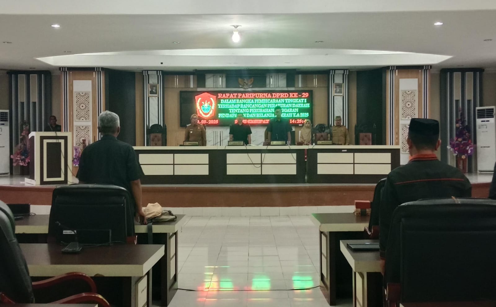 Sidang Paripurna DPRD Gorut Bahas Pembicaraan Tingkat I Ranperda Perubahan APBD 2025. (Foto: GoTimes/Febri)