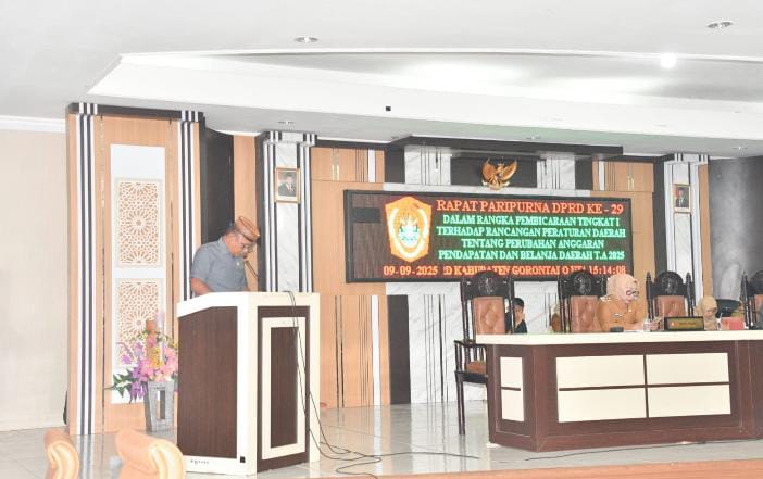 Fraksi Hanura–PKS Sampaikan Pandangan Umum atas Ranperda Perubahan APBD 2025. (Foto: GoTimes/Febri)