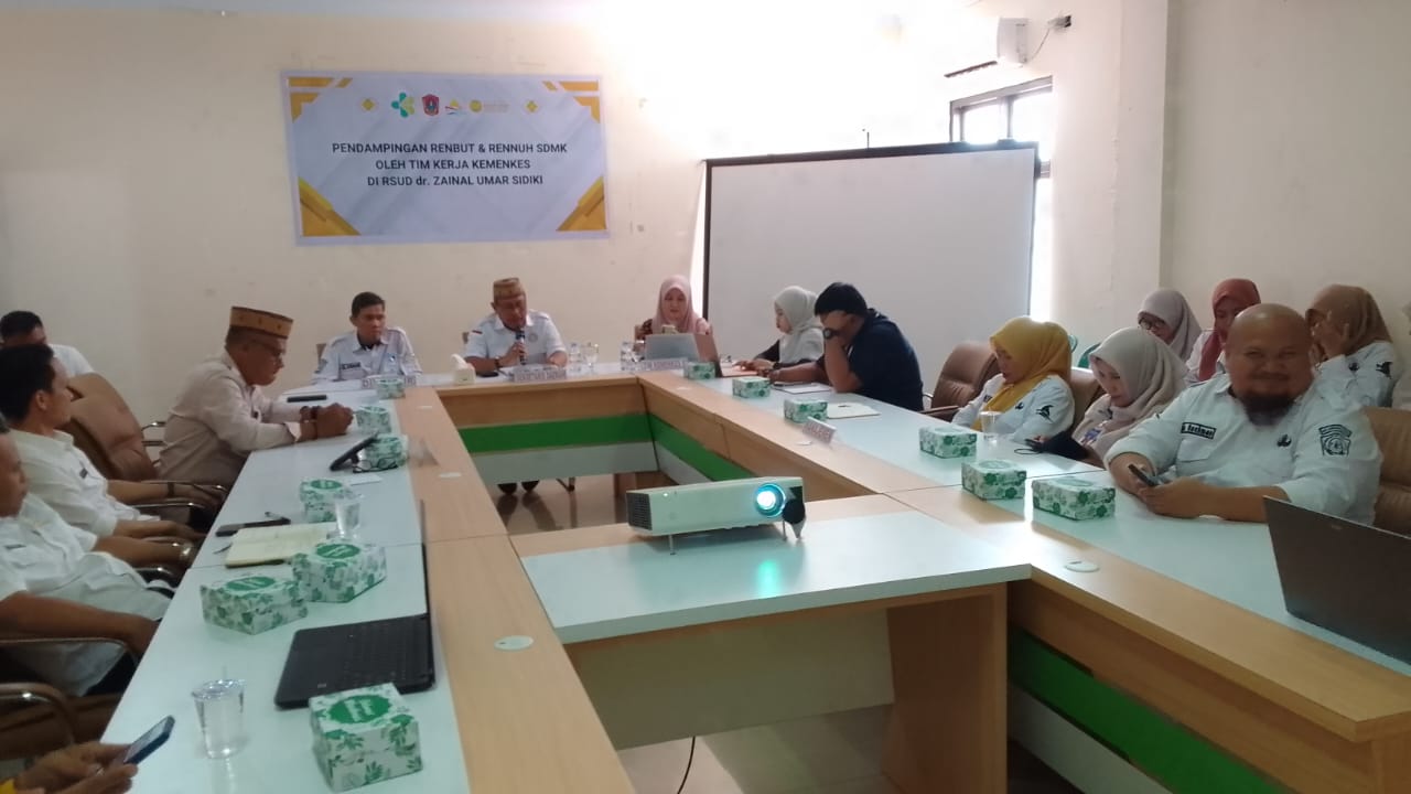 Dirjen SDMK Kemenkes RI Dampingi Penyusunan Rencana Kebutuhan SDM Kesehatan 2026 di RSUD dr. Zainal Umar Sidiki. (Foto: RSUD ZUS)