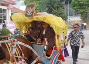 Unik, Susanto Hairun Liputo Datang ke Gedung Parlemen Kota Gorontalo Naik Bendi untuk Dilantik 8 Unik, Susanto Hairun Liputo Datang ke Gedung Parlemen Kota Gorontalo Naik Bendi untuk Dilantik