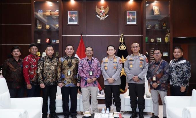 Kapolda Gorontalo Terima Audiensi Pertamina Patra Niaga Regional Sulawesi, Bahas Sinergi Ketahanan Energi 1 Kapolda Gorontalo Terima Audiensi Pertamina Patra Niaga Regional Sulawesi, Bahas Sinergi Ketahanan Energi. (Foto: Humas Polda Gorontalo)