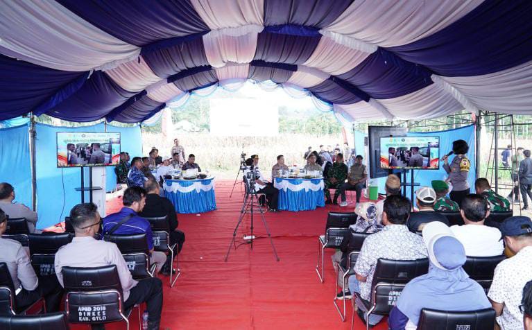 Kapolda Gorontalo Hadiri Panen Raya Jagung Serentak Kuartal III Dukung Ketahanan Pangan Nasional. (Foto: Humas Polda Gorontalo)