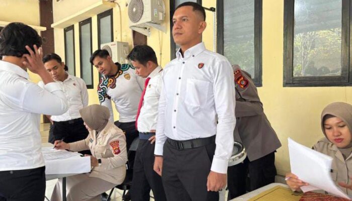 Polda Gorontalo Dorong Pola Hidup Sehat Anggota Lewat Pemeriksaan Fisik