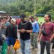 Tim Opsnal Narkoba Polres Sangihe saat melakukan pengawasan peredaran miras di Pelabuhan Nusantara Tahuna, Senin (06/10/2025). (Foto: Humas polres Sangihe) 