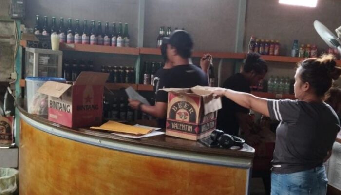 Satuan Narkoba Polres Sangihe Tindak Peredaran Minuman Beralkohol Tanpa Izin 6 Satuan Narkoba Polres Sangihe Tindak Peredaran Minuman Beralkohol Tanpa Izin