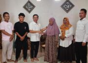 Ketua DPRD Gorut Bantu Biaya Pendidikan Anak Yatim di Desa Pasalae. (Foto: Ist)
